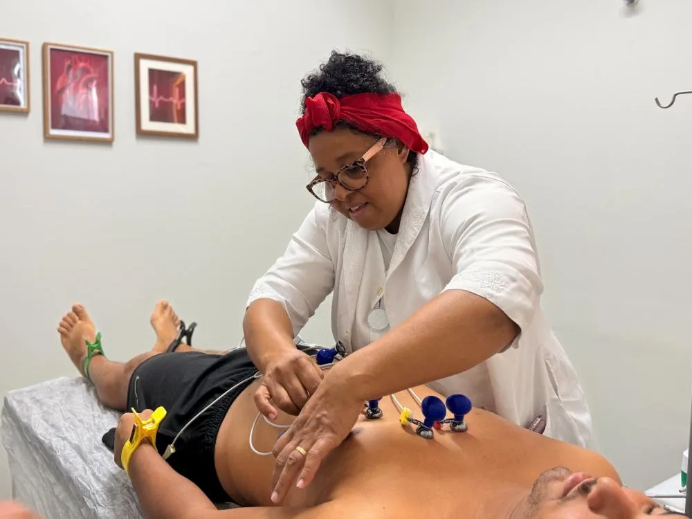 Al&eacute;m de facilitar o acesso ao exame, a nova sala de ecocardiograma agiliza o atendimento e os diagn&oacute;sticos. Foto: Akilla Ribeiro