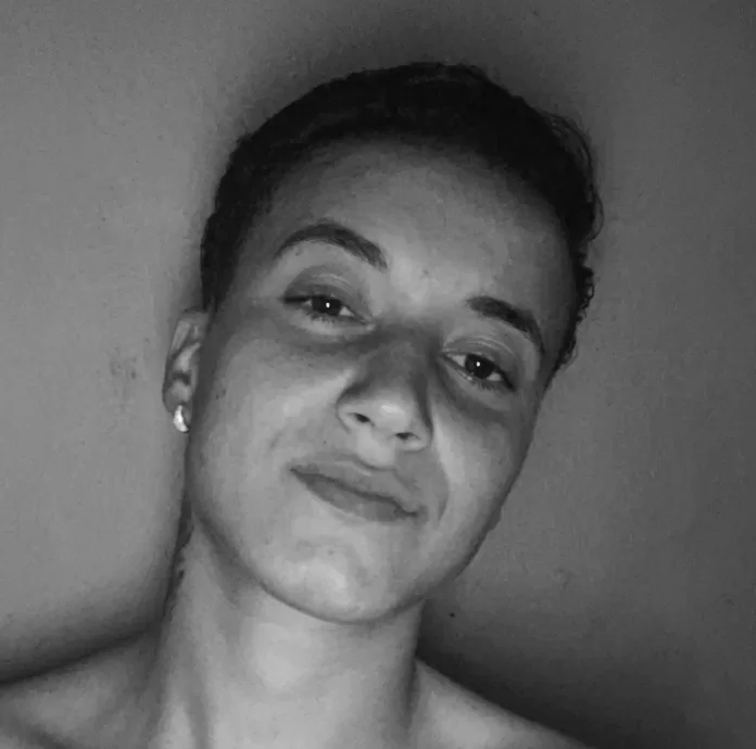 Suspeita de feminicídio em Cabo Frio se entrega à Polícia Civil em Macaé