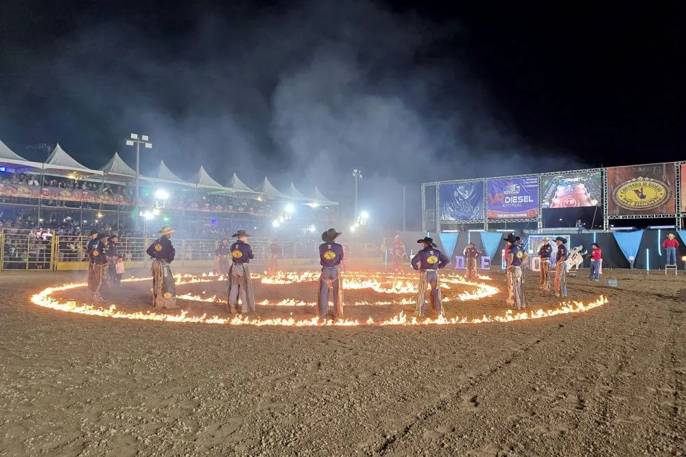 Expo Macaé 2026 inicia programação agropecuária com rodeio, provas equestres e exposição de animais