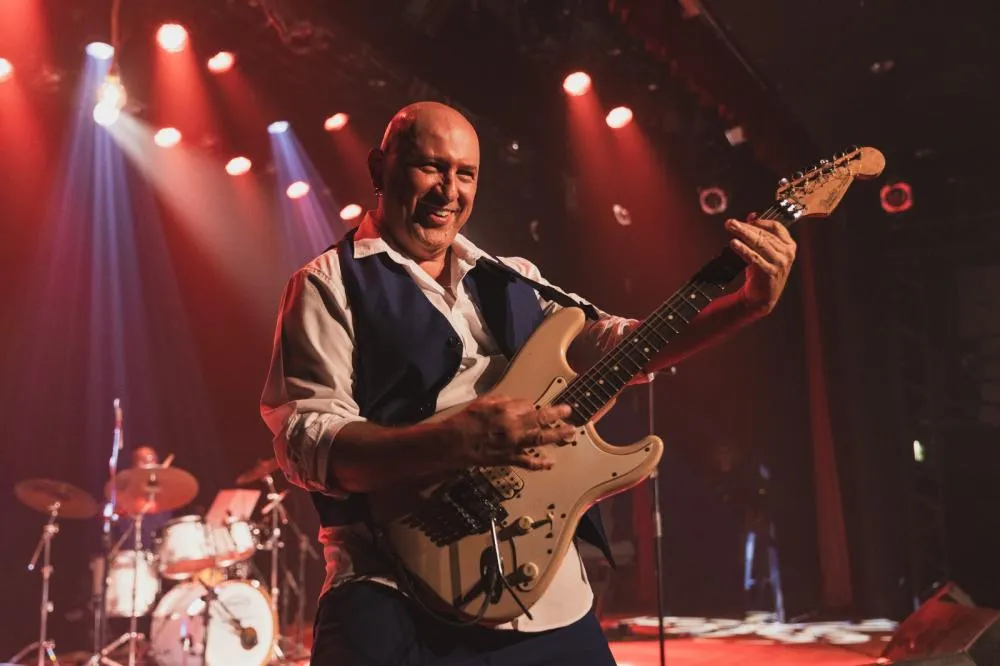 Robson Farah em turnê “Tudo Azul” - Fotos de Eduardo Zavarize