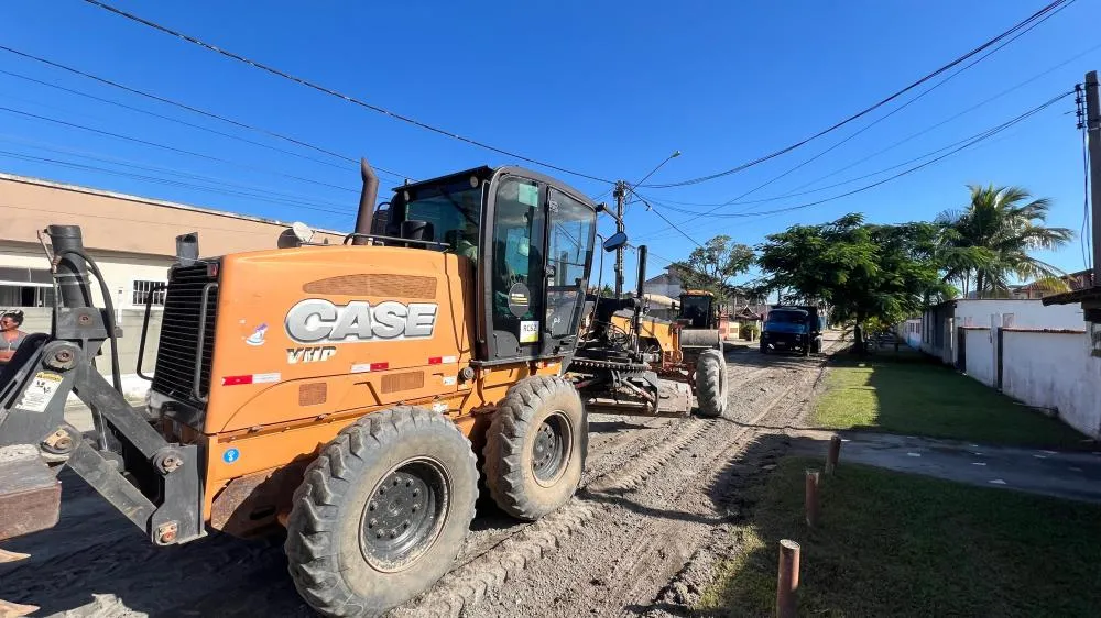 Serviços públicos de manutenção no bairro Extensão Serra Mar - Foto: Alexandre Leite 