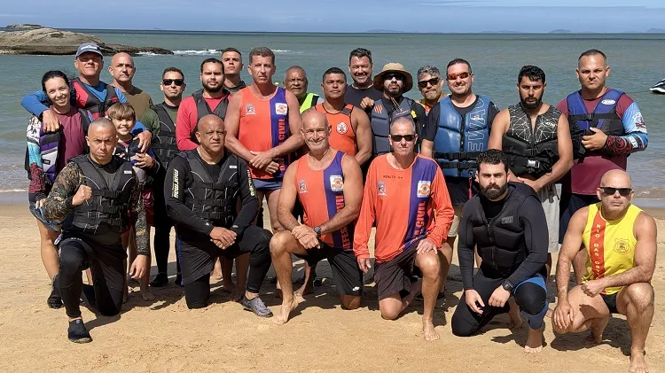 Rio das Ostras fortalece segurança no litoral com capacitação de pilotos de moto aquática para emergências