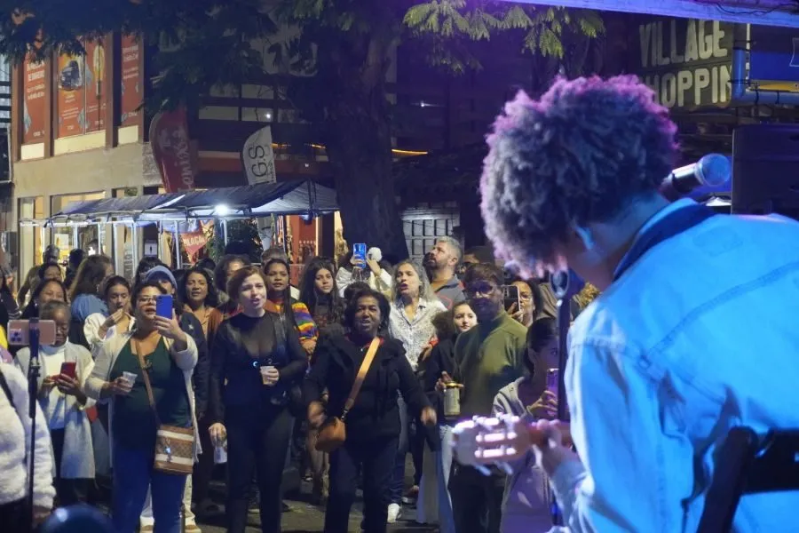 Feira Reviva Centro retorna com gastronomia, música e atrações gratuitas para movimentar o coração de Rio das Ostras