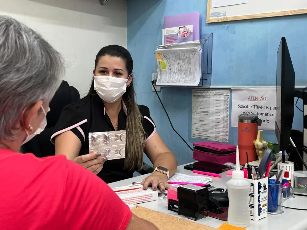 A rede de saúde disponibiliza tratamento e medicamentos gratuitos, além de oferecer orientação sobre a tuberculose. Foto: Akilla Ribeiro.