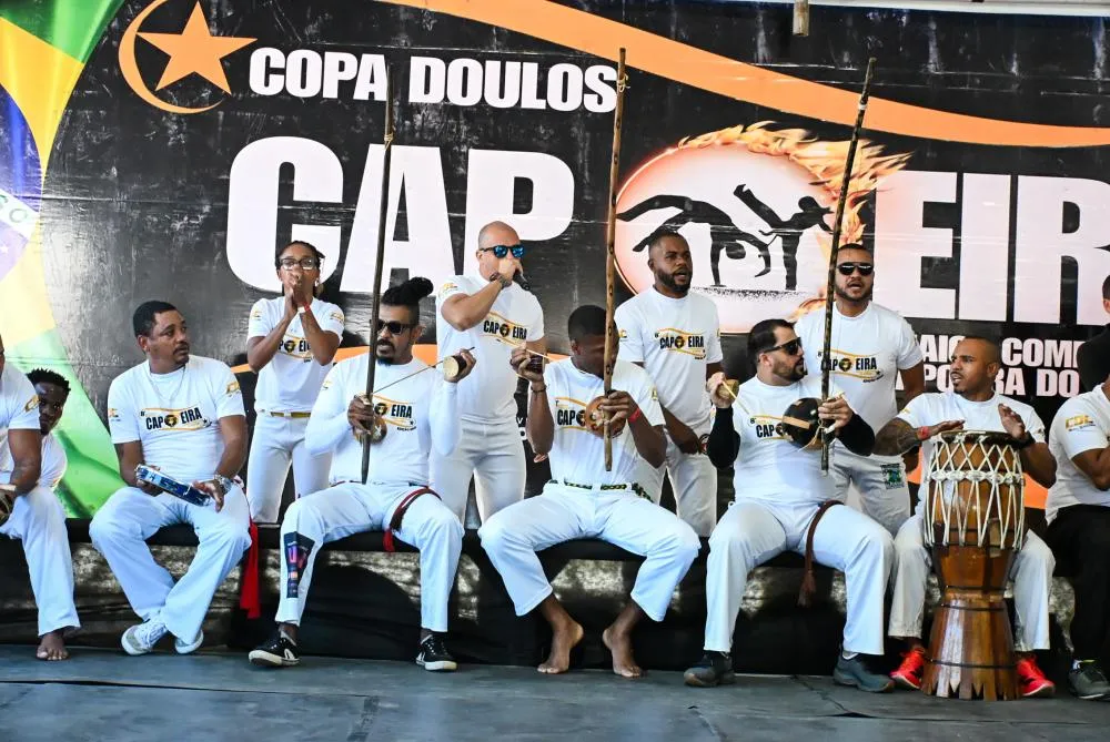 Capoeira ganha destaque com mais de 200 atletas na 8ª Copa Doulos durante feriado de grandes eventos em Rio das Ostras