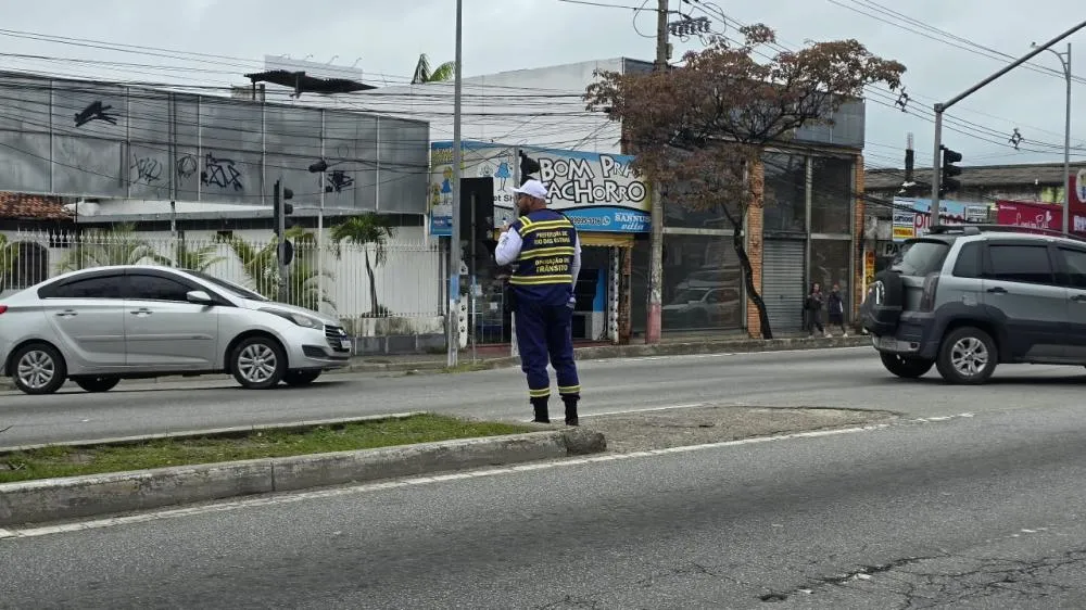 Novos operadores de trânsito reforçam orientação e segurança viária em Rio das Ostras