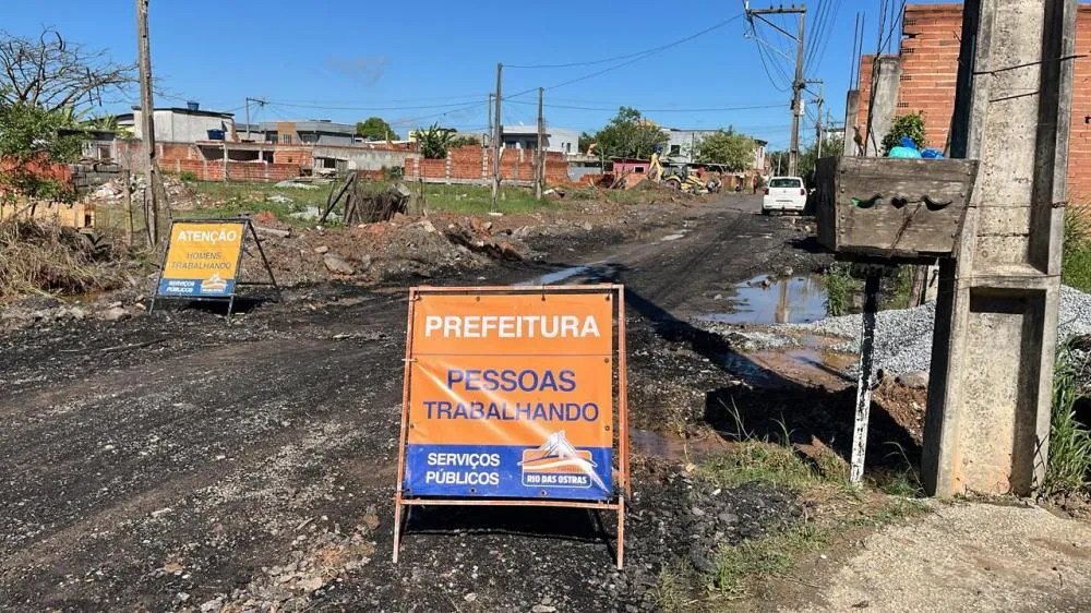 Ações de manutenção viária e drenagem seguem intensificadas em Rio das Ostras